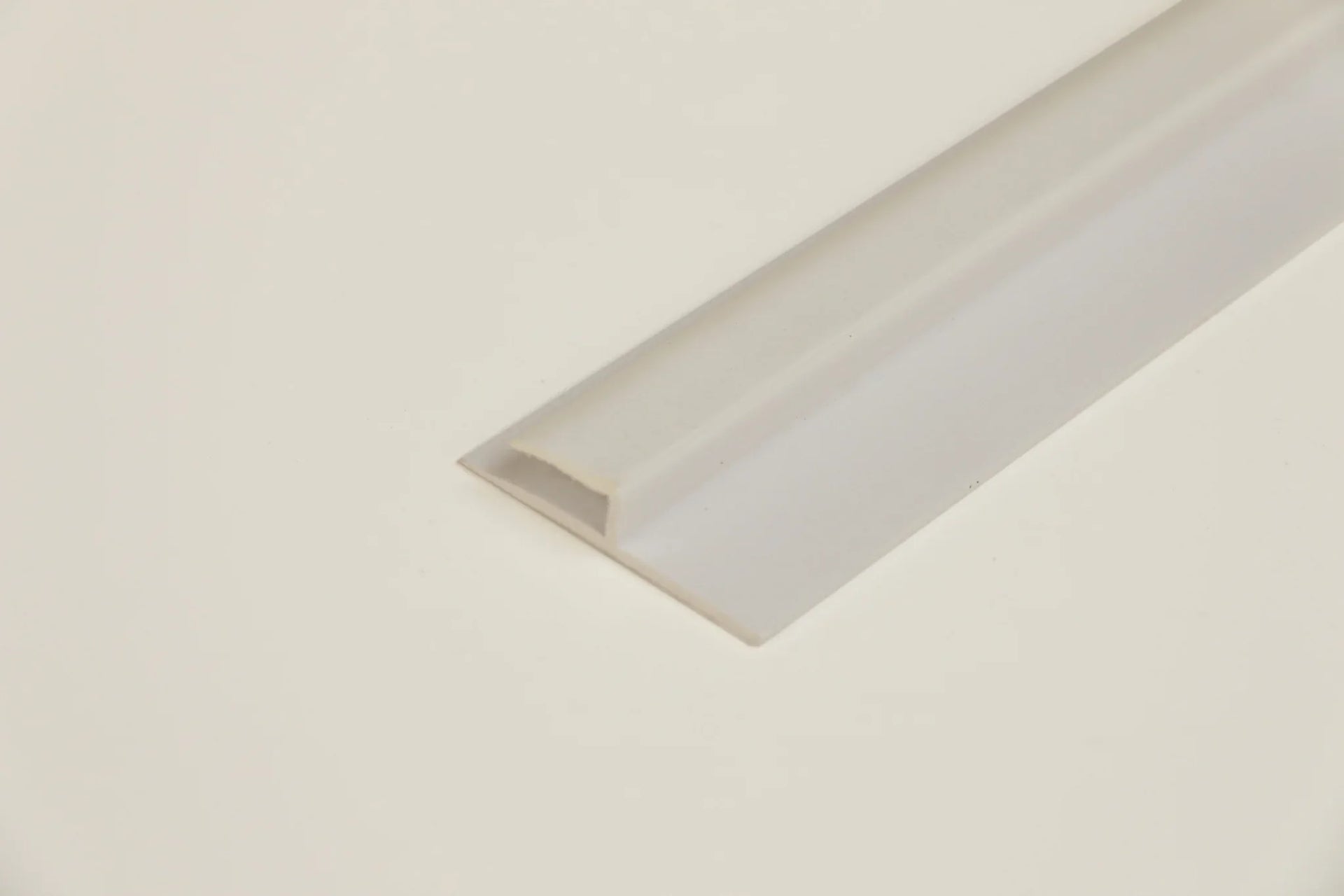 Altro Captile Strip C8 White 2.5m